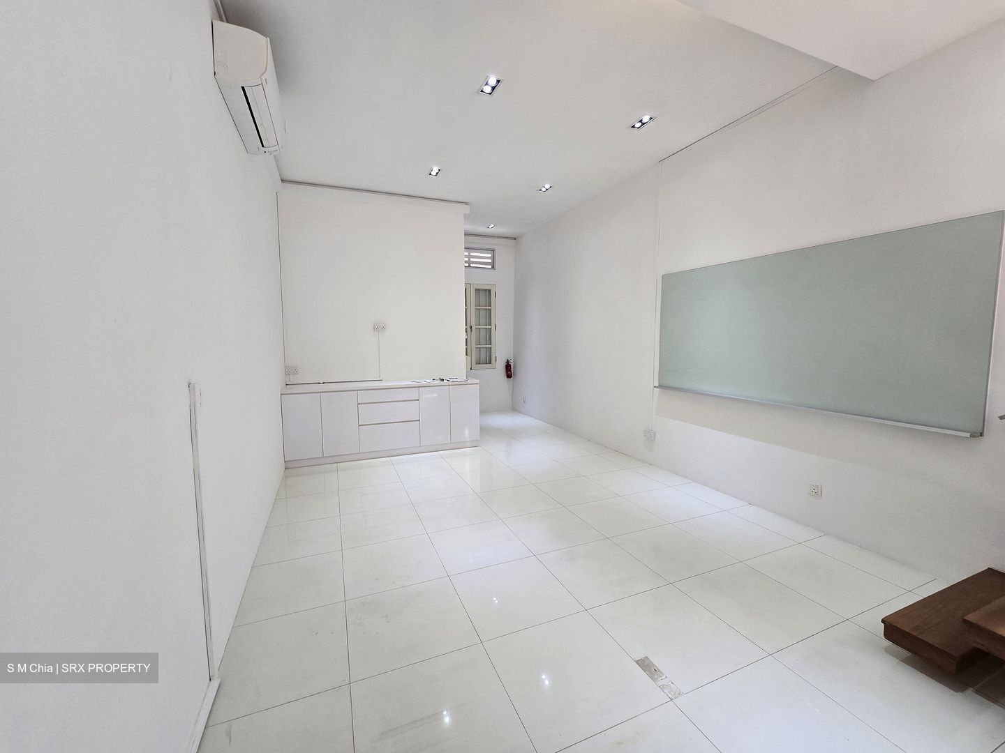 Two8one Studio (D9), Office #603418071